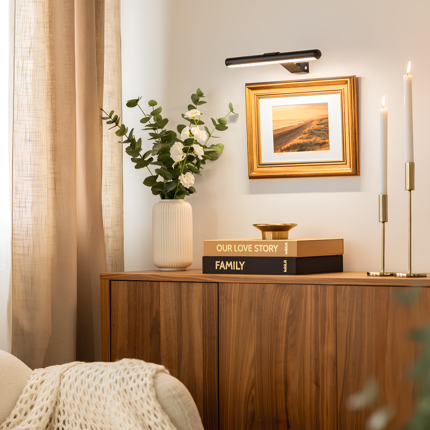 KonstLjus™ – Framhäver dina tavlor med elegans